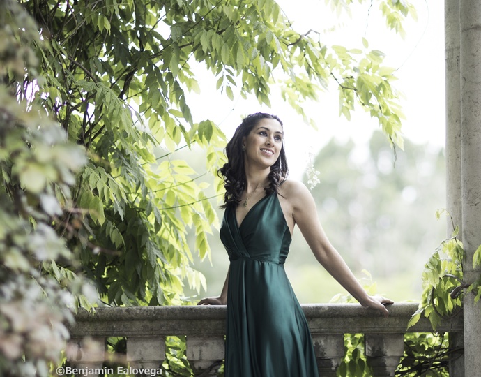 写真：ミシュカ・ラシュディ・モーメン