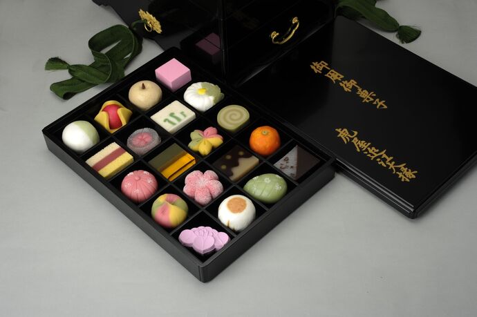 写真：虎屋文庫 講演会『和菓子～歴史と歳時記』