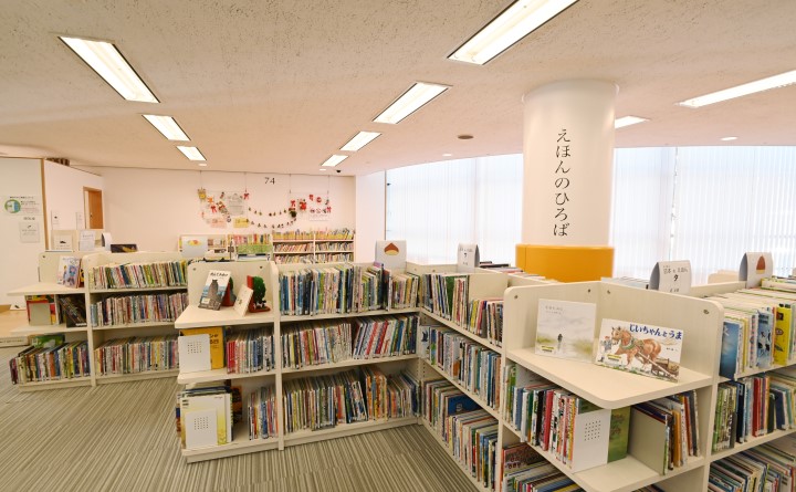 写真：吉祥寺図書館2