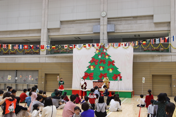 サンタさんと親子運動会の様子