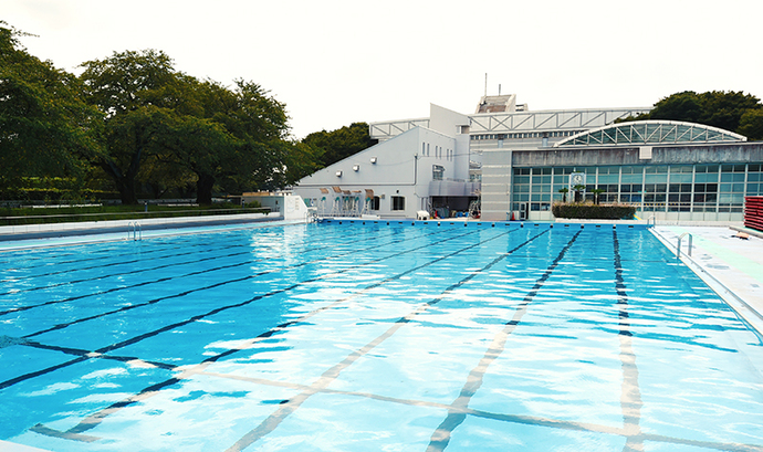 写真：武蔵野プール（屋外）