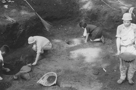 御殿山遺跡発掘風景（1962年）