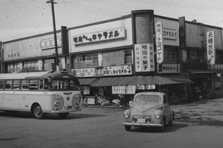 武蔵境駅北口（1953年）