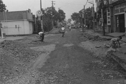 五日市街道（現在の吉祥寺大通りとの交差点付近（1959年）