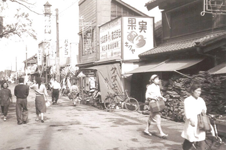 昭和28年武蔵境駅北口（すきっぷ通り）（1953年）