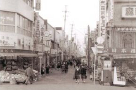 昭和40年武蔵境駅北口（すきっぷ通り）（1965年）