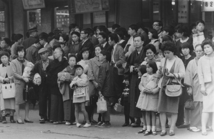 写真：大勢の人たち