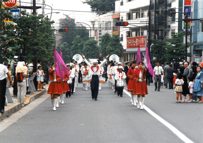 写真：みずき通り竣工記念パレード