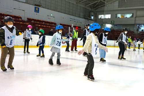 写真：スケートのレッスンの様子