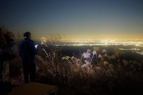 写真：景信山山頂からの夜景