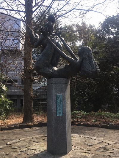 作品:子ども平和像