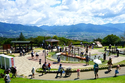 写真：山梨県笛吹川フルーツ公園