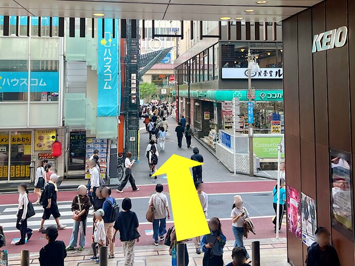 公園口を出たところ